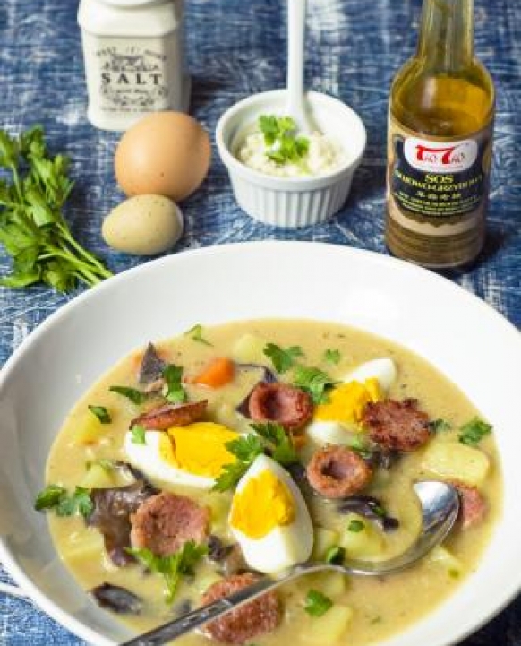 White borscht with TaoTao mun mushrooms and TaoTao soy-mushroom sauce