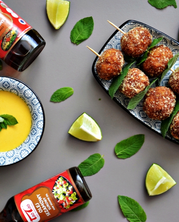 RICE BALLS WITH CORIANDER AND MANGO SAUCE